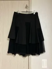 ヴィンテージ Givenchy ブラック フレア ミディ スカートのサムネイル
