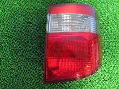 ★SFC8064/点灯OK アルファード10系前期 ANH10W ANH15W MNH10W 純正 テールライト テールランプ リアライト/右 運転席側 バック 後のサムネイル