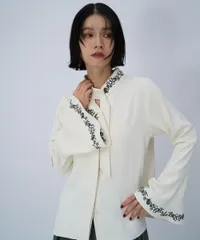 新品未使用 HARE ハレ タイツキシシュウブラウス シャツ 長袖 刺繍 ホワイト Fサイズ 630156-18-09 管理番号：2060A-2970のサムネイル