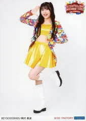 【中古】生写真(ハロプロ) BEYOOOOONDS/岡村美波/全身・2Lサイズ/「BEYOOOOO2NDS CONCERT TOUR ～天高く、ビヨ燃ゆる秋～」ソロ2L判生写真のサムネイル