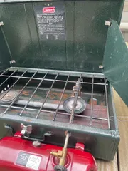 coleman パワーハウス　2バーナー　モデル　413H ポンプカップ新品へ交換済み Powerhouse two burner Model 413Hのサムネイル