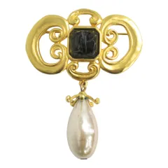 良品 KARL LAGERFELD カールラガーフェルド ブローチ アクセサリー ジュエリー ヴィンテージ イエローゴールド レディース 古着 中古 USEDのサムネイル