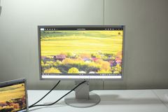 A1 Usage time 798 hours Warranty included [EIZO] EIZO FlexScan EV2216W 22-inch widescreen LCD Resolution: 1680×1050 WSXGA+ VGA/DVI/DP 3 inputs