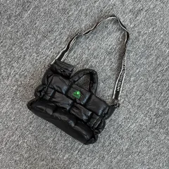 ベネトン ブラック ダウン トートバッグのサムネイル