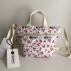 LeSportsac ショルダーバッグ キルティング チェリー柄 - メルカリ