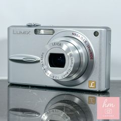 Panasonic LUMIX DMC-FX30 Precious Silver Compact Digital Camera, 7.2 Megapixels, 28mm Wide-Angle, 3.6x Optical Zoom, MEGA OIS, Leica Lens.