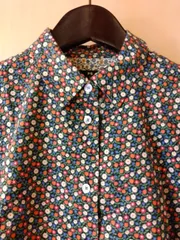 M24　Paul Smith　ポールスミス　コットン100％シャツ　小花リバティ柄　着こなしのアクセントに♪のサムネイル