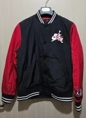 ナイキ ジョーダン ブラック/レッド スタジアム ジャケットのサムネイル