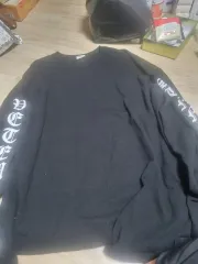 新品級 VETEMENTS ロングスリーブTシャツ Lのサムネイル