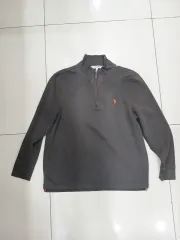 US POLO ASSN サイズ100 ジーン カーキ ハーフジップ 長袖Tシャツ 中古 バスト54 総丈66 ショルダー43 袖丈56のサムネイル