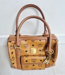 (送料無料※メルカリshop取引では対象外)MCM エム シー エム ビセトス ショッパーバッグ ブラウンのサムネイル
