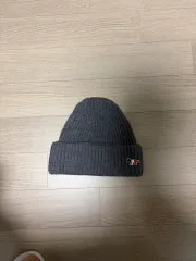 メゾンキツネ ビーニー グレーのサムネイル