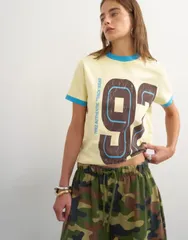 トップショップ レディース トップス Tシャツ コントラスト グラフィック Topshop graphicolor block contrast cuffs tee in yellow イエローのサムネイル