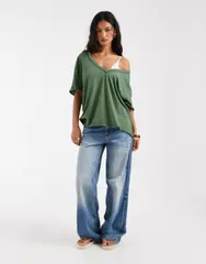 フリーピープル レディース トップス Tシャツ Vネック Free People Nina v neck tee in dark GREEN グリーンのサムネイル