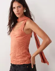エイソス レディース トップス タンクトップ ASOS DESIGN crinkle scarf neck tank top in rust ラストのサムネイル