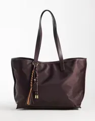 エイソス レディース バッグ ナイロン ASOS DESIGNylon tote bag with detachable charm in chocolate チョコレートのサムネイル