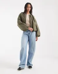 エイソス レディース アウター ジャケット・ブルゾン ナイロン クロップド ASOS DESIGN cropped bubble hem nylon bomber jacket Khaki カーキのサムネイル