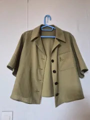 カーキ色 半袖シャツ兼ジャケットのサムネイル