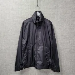 2379 アディダス オールブラック ウィンドジャケット メンズMのサムネイル