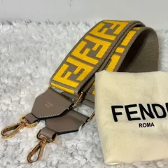 未使用級極美品　FENDI フェンディ　ストラップユー　ズッカ柄　レザー　イエロー　ベージュのサムネイル