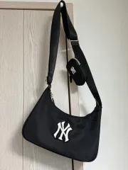 NEW YORK ヤンキース クロスバッグ ブラック MLB ベーシックㅣ HOT タキ スポーティー クロスバッグ NY (Black) 3ACRB045Nのサムネイル