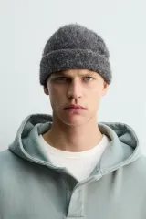 ZARA X SR_A ロゴ ビーニー グレー 新品のサムネイル