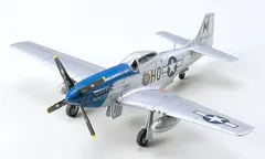 60749 1/72 ノースアメリカン P-51D マスタングのサムネイル