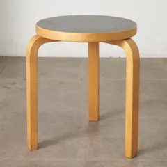 Artek スツール 60 リノリウム 3本脚 アルテック stool アルヴァ アアルト スタッキング 腰掛け 椅子 バーチ AlvarAalto 名作 100727のサムネイル