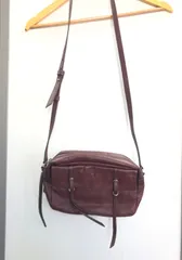 【D2-23】◇  BANANA REPUBLIC    ショルダーバッグ　ボルドーのサムネイル