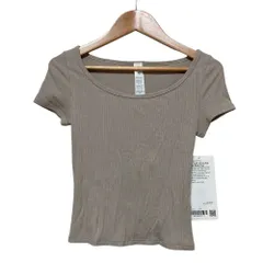 未使用 lululemon ルルレモン Hold Tight マイクロリブ クロスバックTシャツショートスリーブ カットソー 0 グレージュ レディース 古着 中古 USEDのサムネイル
