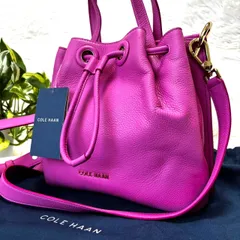 【新品未使用】COLE HAAN　コールハーン バケットバッグ 2WAY　ハンドバッグ　ショルダーバッグ　シボ革　レザー　ロゴ金具　ピンクのサムネイル