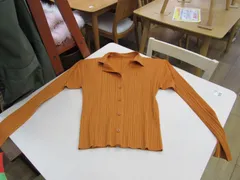 イッセイミヤケ　プリーツプリーツ　長袖シャツ　オレンジ　エキスパート藤沢辻堂店　プリーツのサムネイル