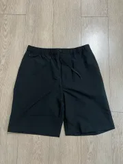 nanamica ナナミカ ブラック テック ハーフパンツ 32のサムネイル