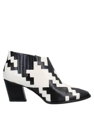 ロジェ・ヴィヴィエ レディース シューズ ブーツ・レインブーツ ショートブーツ ROGER VIVIER Black ブラックのサムネイル