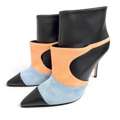 極美品△MANOLO BLAHNIK マノロブラニク NUSA レザー スウェードレザー使い バックジップ ポインテッドトゥ ブーティ 37 伊製 箱・袋付きのサムネイル