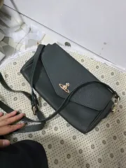 Vivienne Westwood ヴィヴィアン・ウエストウッド ショルダーバッグ グリーン (正規品)のサムネイル