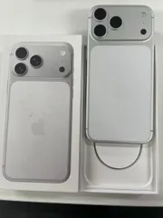 「中古」 バッテリー100％　Apple iPhone 17 Promax 512GB シルバー MFYC4J/A SIMロック解除済 SIMフリー4549995649314　目立った傷や汚れなしのサムネイル