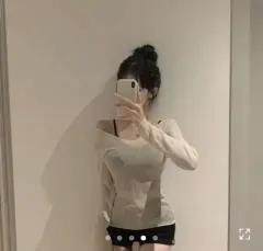 季節の変わり目 長袖 ニットTシャツのサムネイル