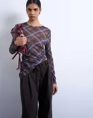 トップショップ レディース トップス Tシャツ アシンメトリー プリント Topshoplaid print asymmetric long sleeve top in multi マルチカラーのサムネイル