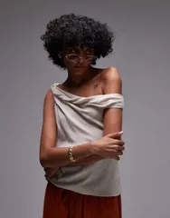 トップショップ レディース トップス タンクトップ Topshop twist off the shoulder top inatural NATURALのサムネイル