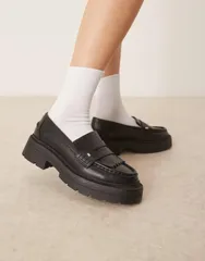 エイソス レディース シューズ スリッポン・ローファー ローファー フリンジ ASOS DESIGN Wide Fit Monty chunky fringe detail loafers Blackのサムネイル