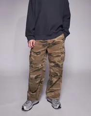 ベイシング エイプ メンズ ボトムス カジュアルパンツ カーゴパンツ Aape by A Bathing Ape loose fit cargo pants camo Multi マルチカラーのサムネイル