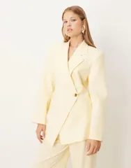 エイソス レディース アウター ジャケット・ブルゾン ブレザー ASOS DESIGN tailored nipped waist blazer with cutaway hem in buttermのサムネイル