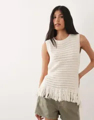 エイソス レディース トップス タンクトップ ニット フリンジ ASOS DESIGN crochet knit fringe tank in ecru Cream クリームのサムネイル