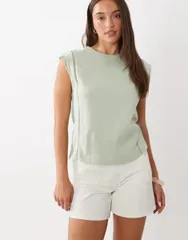 マンゴ レディース トップス Tシャツ 刺繍 キャップ Mango cap sleeve round neck embroideredetail Tshirt in sage セージのサムネイル