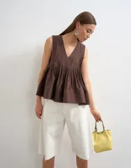 トップショップ レディース トップス タンクトップ Vネック A ライン Topshop Vneck pintuck detail Aline top in chocolate チョコレートのサムネイル