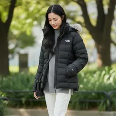 THE NORTH FACE ザノースフェイス　550フィルパワー　ダウンジャケット　レディースXS　黒　収縮ウエスト　ファーのサムネイル