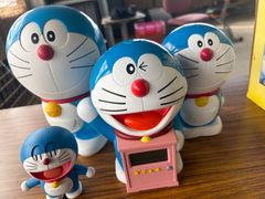 非売品】新品未使用 ドラえもん ソーラーマスコット 動く 置物