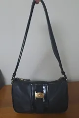 正規品 FERRAGAMO フェラガモ ガンチーニ ショルダーバッグ ブラックのサムネイル