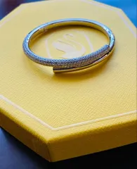 新品スワロフスキーSwarovskiDexteraバングルマグネットクロージャー 